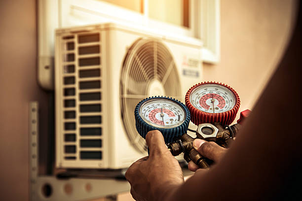 Professional Hvac technician working in Streetsboro, OH